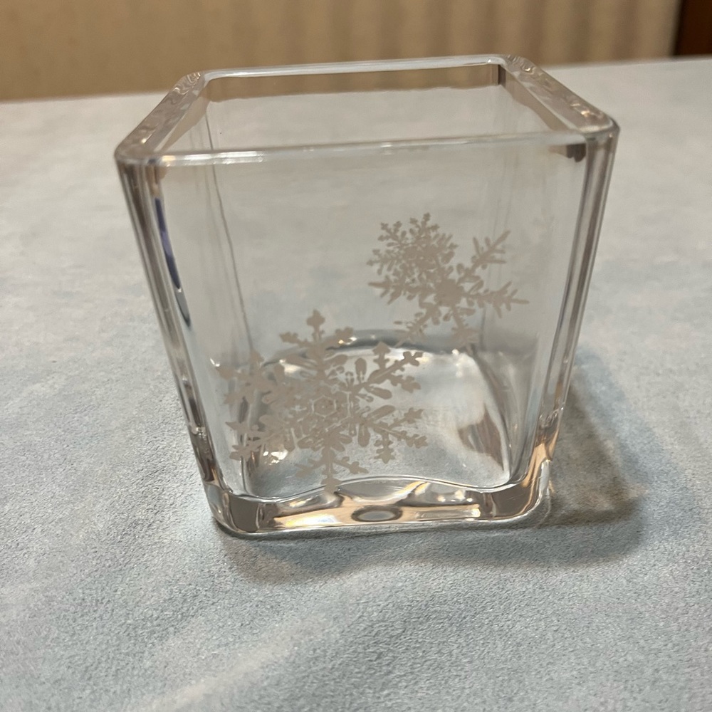 Snow Flake Etched Square Crystal Dish